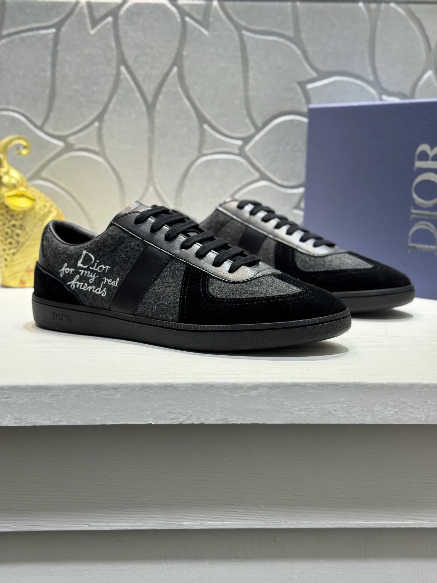 Men's shoes 💰400 [New style] 🎠🎠Dior🔍Top purchasing agent🇮🇹Di's hot model super popular sneakers are synchronized with the new product counters. The uppers are made of original Italian imported cowhide. The logo graphics are perfectly reproduced with complex craftsmanship necessary for fashionistas. The lining of imported soft sheepskin Sole: The original sole is specially provided by the original factory. The exclusive movable molded sole is super comfortable. The original factory follows the order. 🔍🔍Multiple colors are available. You can enter and exit the counter at will. Welcome to compare. A must-have for trendy men. Code number: 38-44 (45 customized